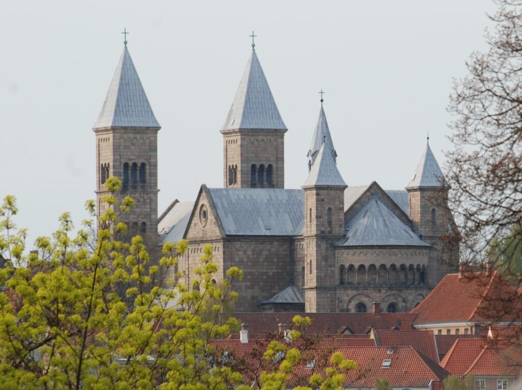 Domkirken med dens høje tårne