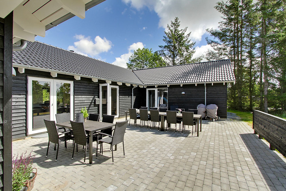 Luksushus nr. 387 har en dejlig terrasse med gode havemøbler til 24 personer.