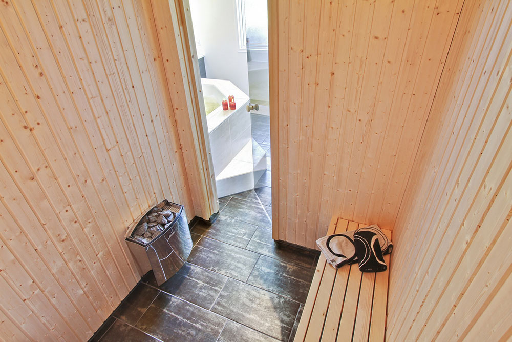 Saunaen indbyder til afslapning og wellness