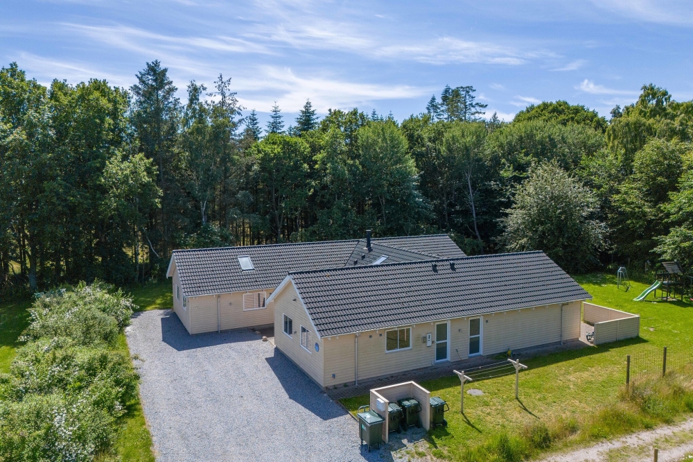 Flot sommerhus nr. 320 med god plads til op til 18 personer