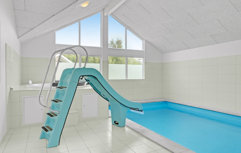Den lækre pool i luksushuse nr. 323 til 16 personer