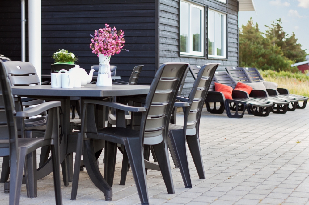 Nyd en grillaften på terrassen i luksushus nr. 328 i Vestjylland