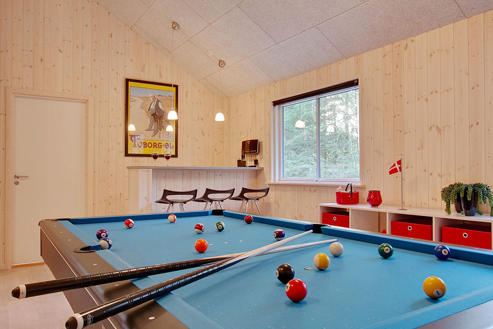 Ud over de mange timer, man kan bruge i husets pool-afdeling, så byder luksushus 334 også på billard/bordtennis og dart