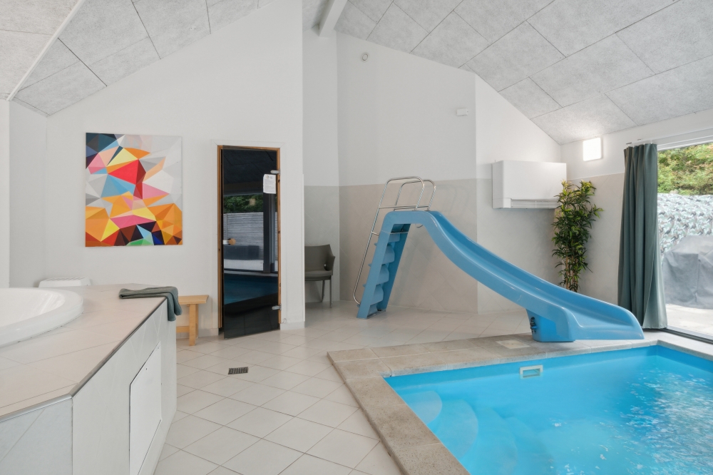Den lækre pool i luksushuse nr. 339 til 16 personer