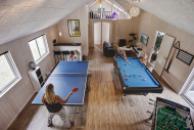 Ud over de mange timer, man kan bruge i husets pool-afdeling, så byder luksushus 346 også på billard/bordtennis og dart