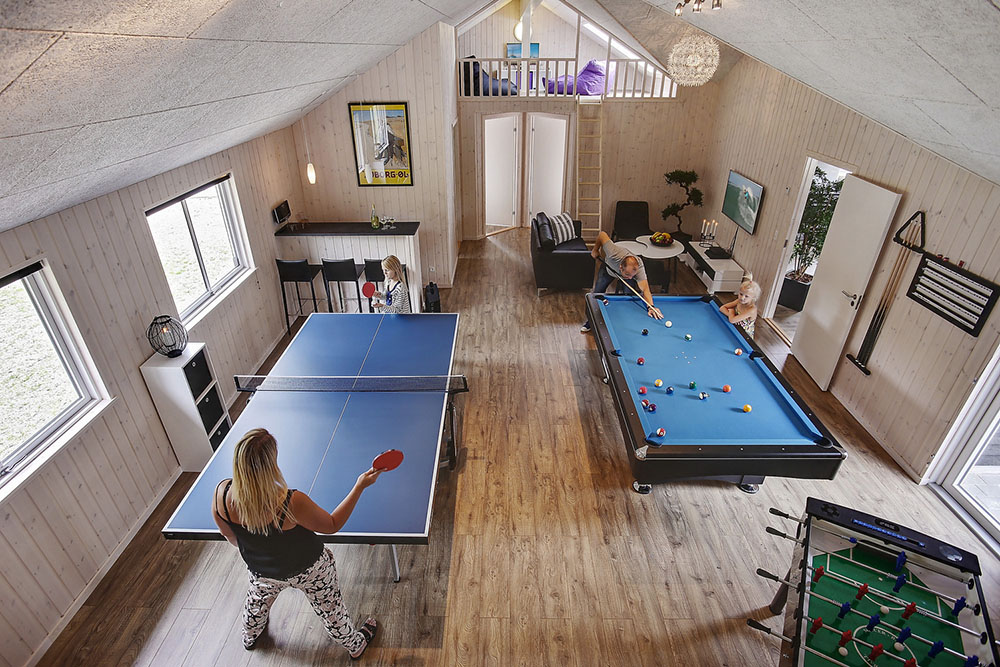 Ud over de mange timer, man kan bruge i husets pool-afdeling, så byder luksushus 346 også på billard/bordtennis og dart