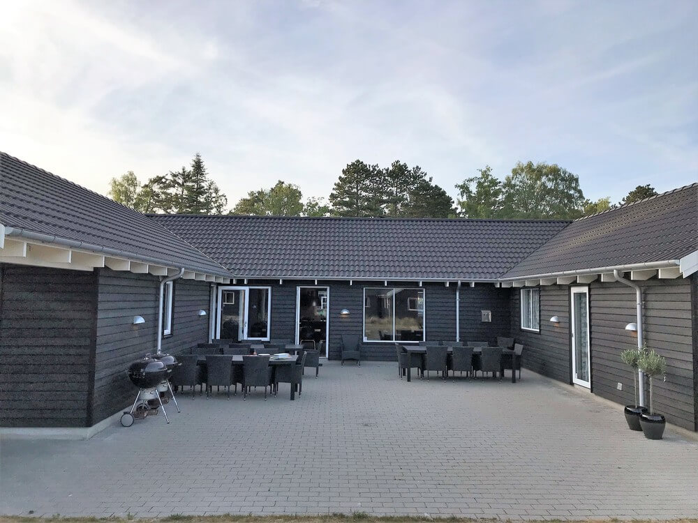 Luksushus nr. 346 har en dejlig terrasse med gode havemøbler til 22 personer.