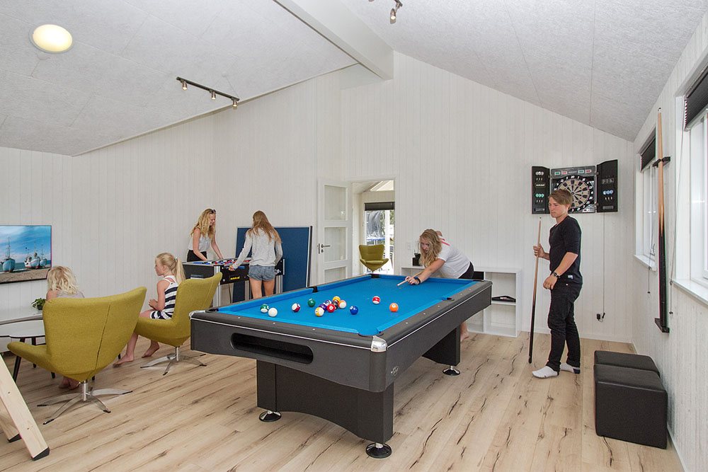 Ud over de mange timer, man kan bruge i husets pool-afdeling, så byder luksushus 347 også på billard/bordtennis og dart