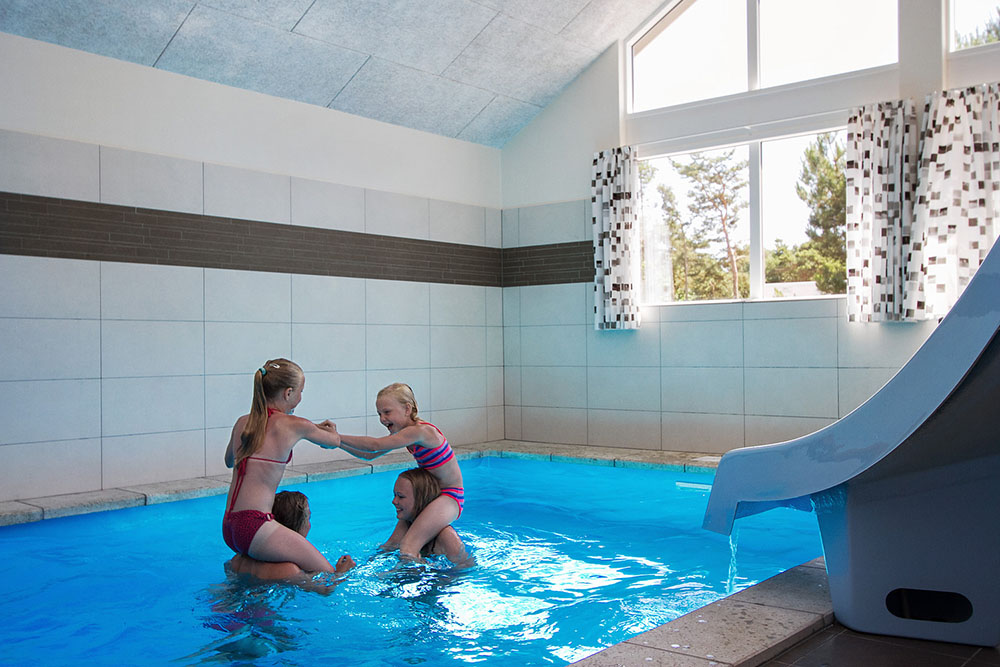 Den lækre pool i luksushuse nr. 347 til 18 personer