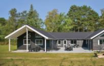 Dette skønne poolhus nr. 351 med plads til 22 personer ligger i Nordsjælland