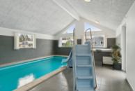 Den lækre pool i luksushuse nr. 351 til 22 personer