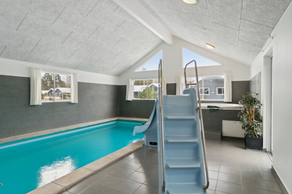Den lækre pool i luksushuse nr. 351 til 22 personer