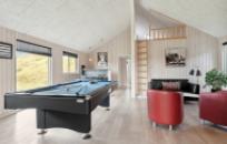 Ud over de mange timer, man kan bruge i husets pool-afdeling, så byder luksushus 363 også på billard/bordtennis og dart