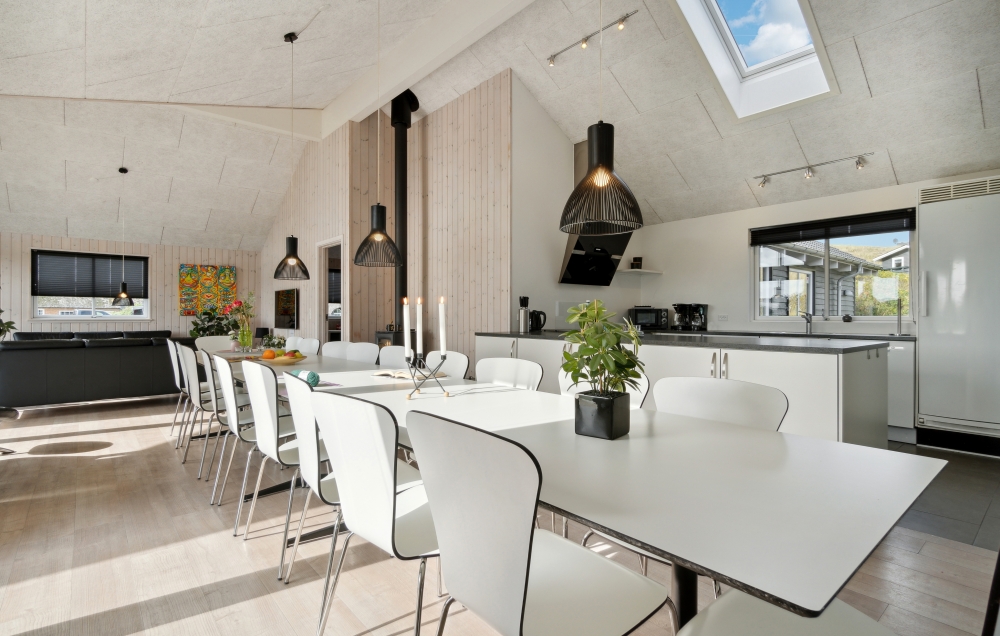 Det store lyse opholdrum i luksushus nr. 363 til 20.