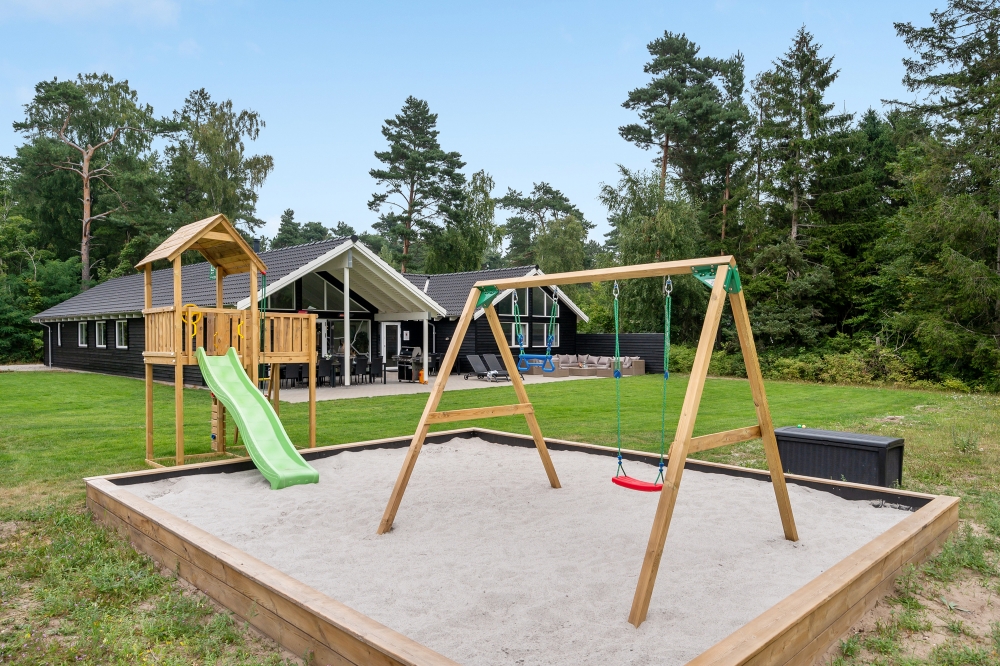 Dette skønne poolhus nr. 365 med plads til 20 personer ligger i Nordsjælland