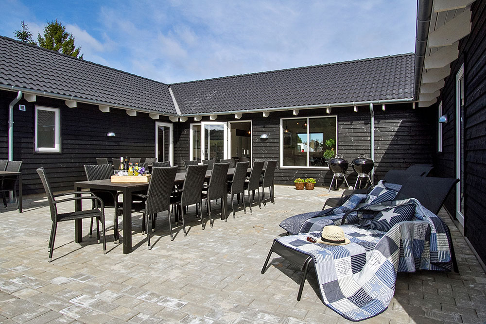 Nyd en grillaften på terrassen i luksushus nr. 394 i Østjylland