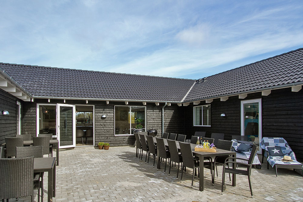 Luksushus nr. 394 har en dejlig terrasse med gode havemøbler til 20 personer.