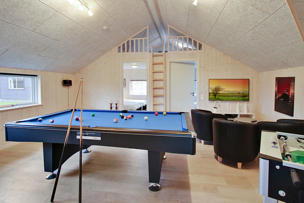 Ud over de mange timer, man kan bruge i husets pool-afdeling, så byder luksushus 708 også på billard/bordtennis og dart