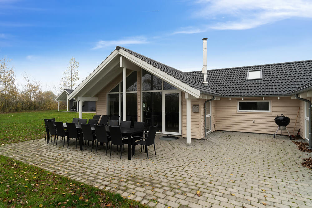 Luksushus nr. 708 har en dejlig terrasse med gode havemøbler til 12 personer.