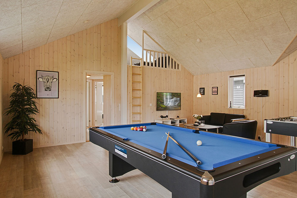 Ud over de mange timer, man kan bruge i husets pool-afdeling, så byder luksushus 711 også på billard/bordtennis og dart