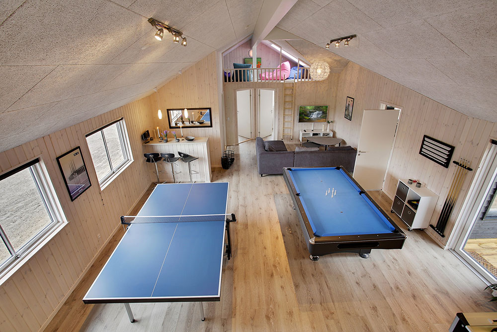 Ud over de mange timer, man kan bruge i husets pool-afdeling, så byder luksushus 395 også på billard/bordtennis og dart