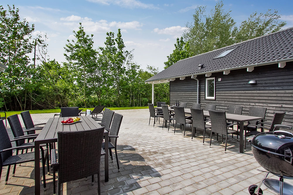 Luksushus nr. 714 har en dejlig terrasse med gode havemøbler til 24 personer.