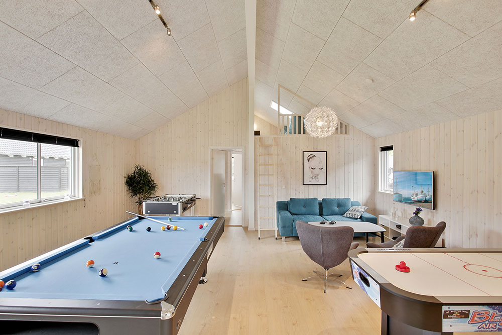 Ud over de mange timer, man kan bruge i husets pool-afdeling, så byder luksushus 388 også på billard/bordtennis og dart