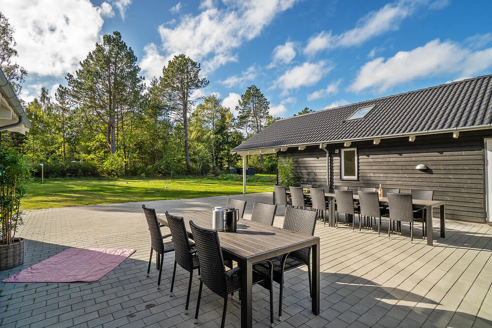 Luksushus nr. 406 har en dejlig terrasse med gode havemøbler til 24 personer.
