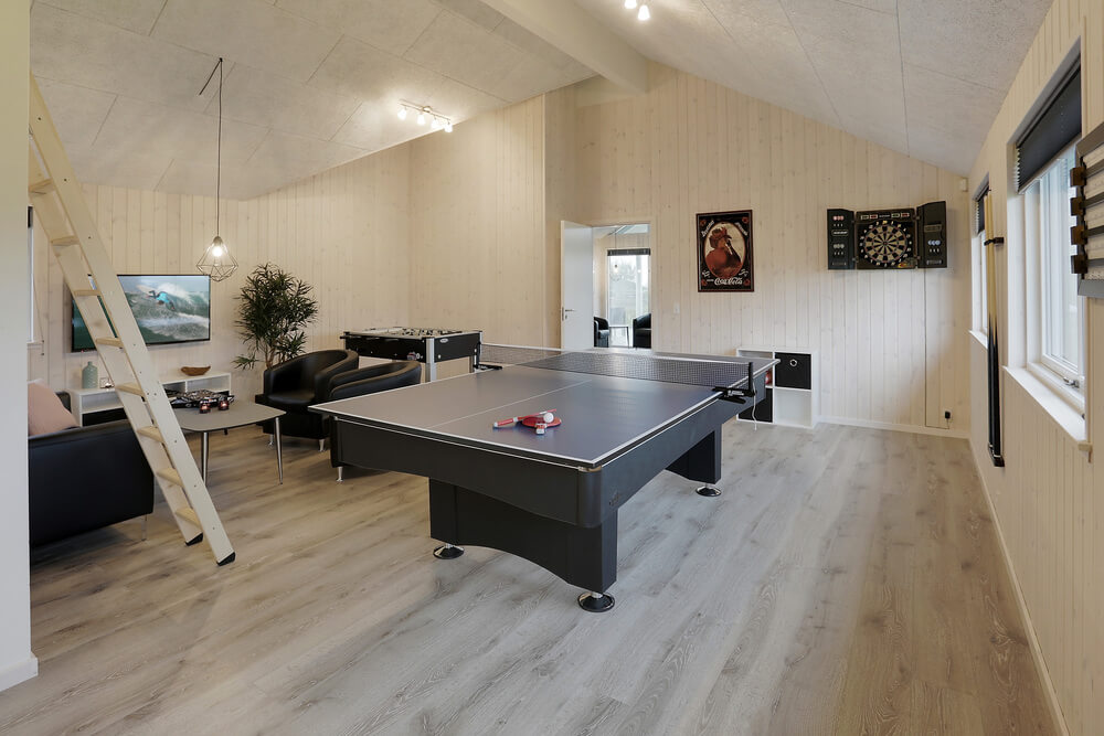 Ud over de mange timer, man kan bruge i husets pool-afdeling, så byder luksushus 392 også på billard/bordtennis og dart