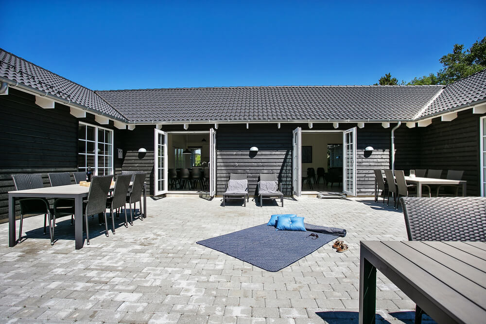 Luksushus nr. 419 har en dejlig terrasse med gode havemøbler til 24 personer.