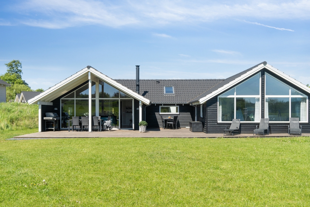 Flot sommerhus nr. 417 med god plads til op til 14 personer