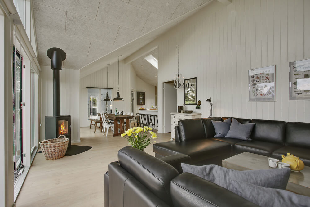 Det store lyse opholdrum i luksushus nr. 411 til 14.