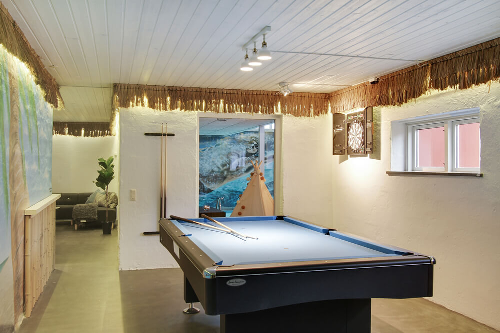 Luksushus 423 til 28 personer byder på et stort aktivitetsrum med bl.a. billard og dart