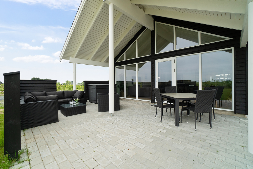 Stor terrasse ved luksushus nr. 430 i Fyn og øer.