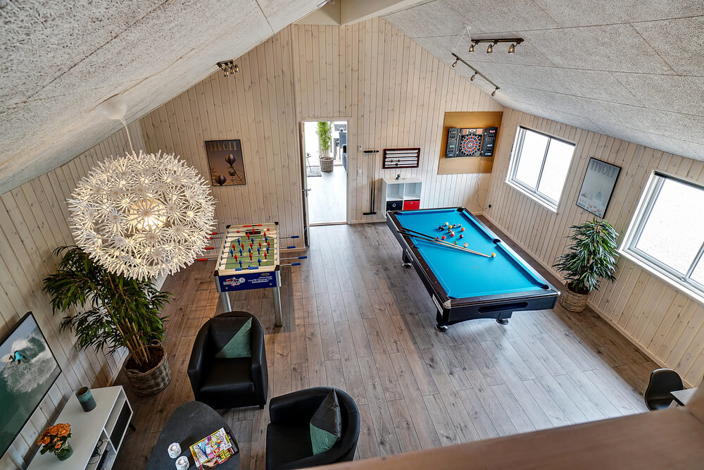 Ud over de mange timer, man kan bruge i husets pool-afdeling, så byder luksushus 425 også på billard/bordtennis og dart