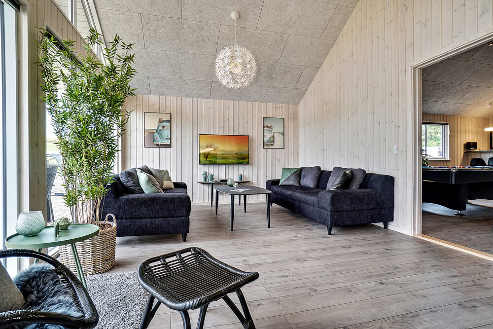 Det store lyse opholdrum i luksushus nr. 425 til 16.