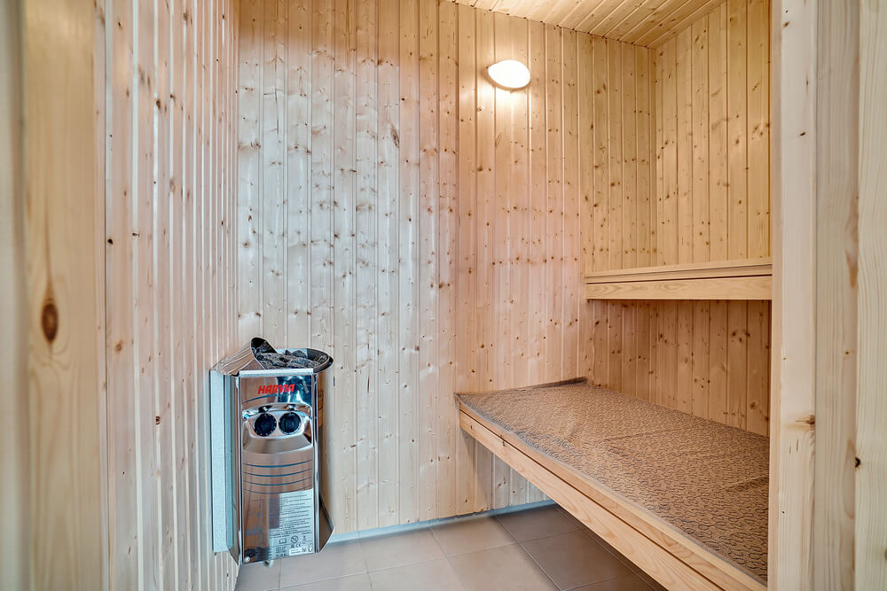 Nyd varmen i saunaen i luksushus nr. 425 til 16 personer