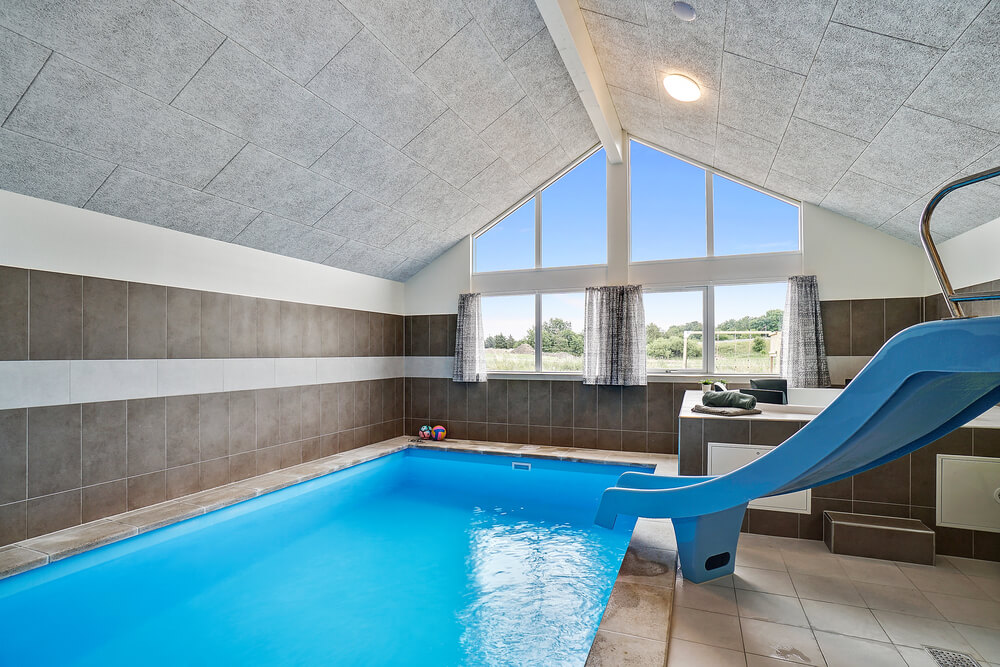 Den lækre pool i luksushuse nr. 425 til 16 personer