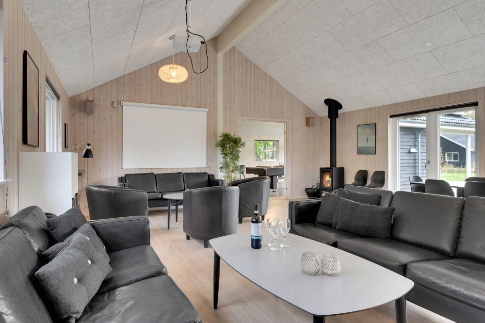 Sofahjørnet i luksushus 438 i Nordsjælland.