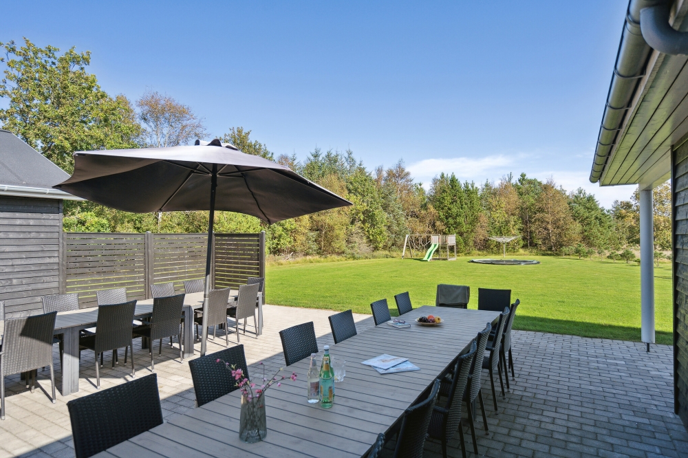 Luksushus nr. 439 har en dejlig terrasse med gode havemøbler til 24 personer.