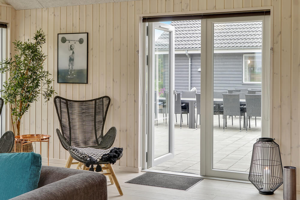 Dyst i sommerhusets aktivitetsrum, når I besøger luksushus nr. 429 i Limfjorden.