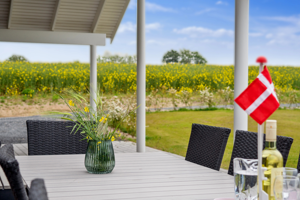 Stor terrasse ved luksushus nr. 428 i Fyn og øer.