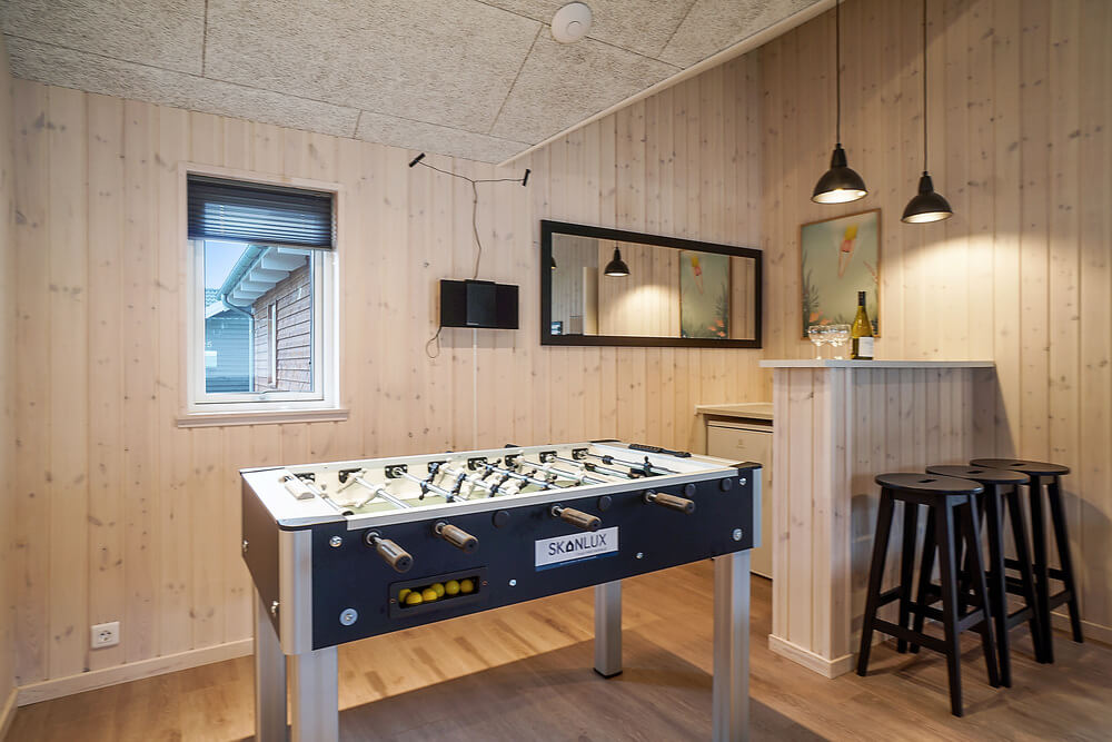 Dyst i sommerhusets aktivitetsrum, når I besøger luksushus nr. 724 i Tyskland.