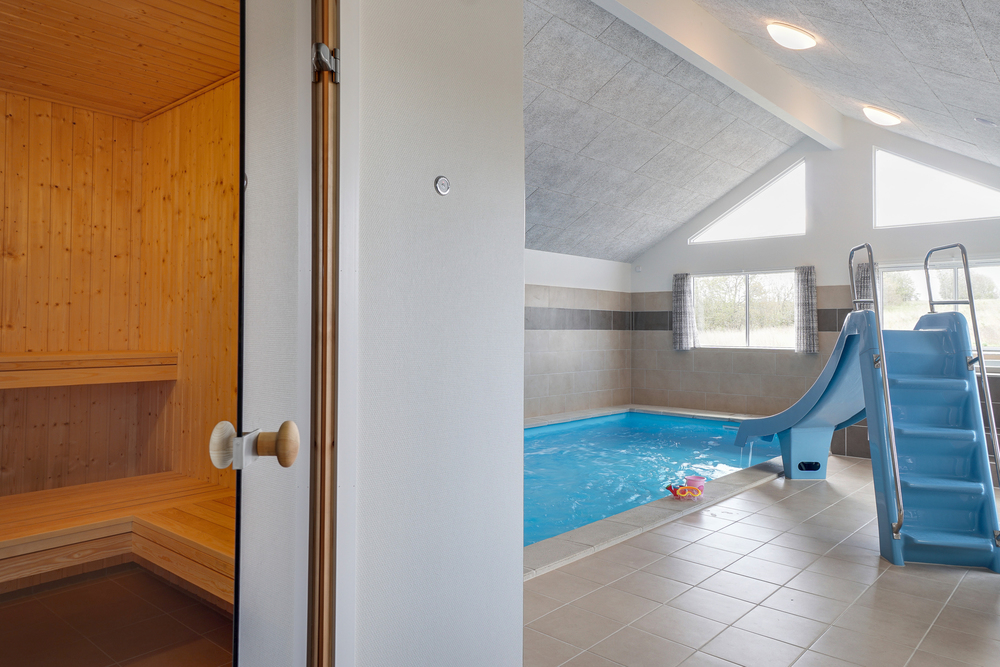 Tag en dukkert i poolen i luksushus nr. 441 i Østjylland.