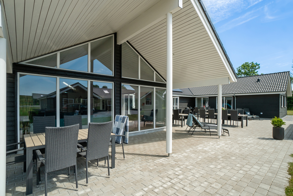 Stor terrasse ved luksushus nr. 441 i Østjylland.