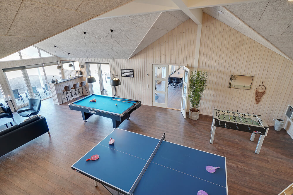 Ud over de mange timer, man kan bruge i husets pool-afdeling, så byder luksushus 450 også på billard/bordtennis og dart