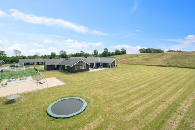 Dette skønne poolhus nr. 450 med plads til 30 personer ligger i Østjylland