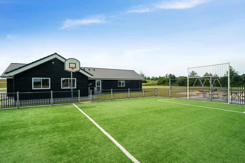 Ude-aktiviteter omkring sommerhus nr. 450.