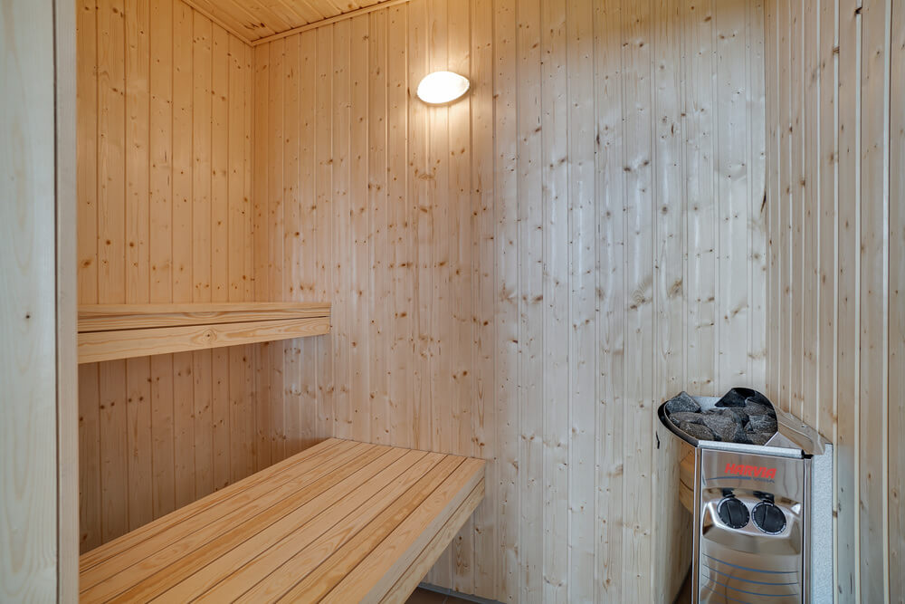 Nyd varmen i saunaen i luksushus nr. 437 til 18 personer