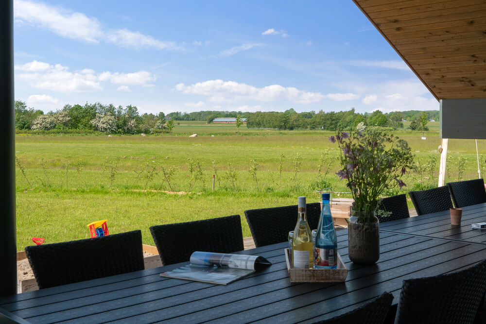 Nyd en grillaften på terrassen i luksushus nr. 444 i Østjylland